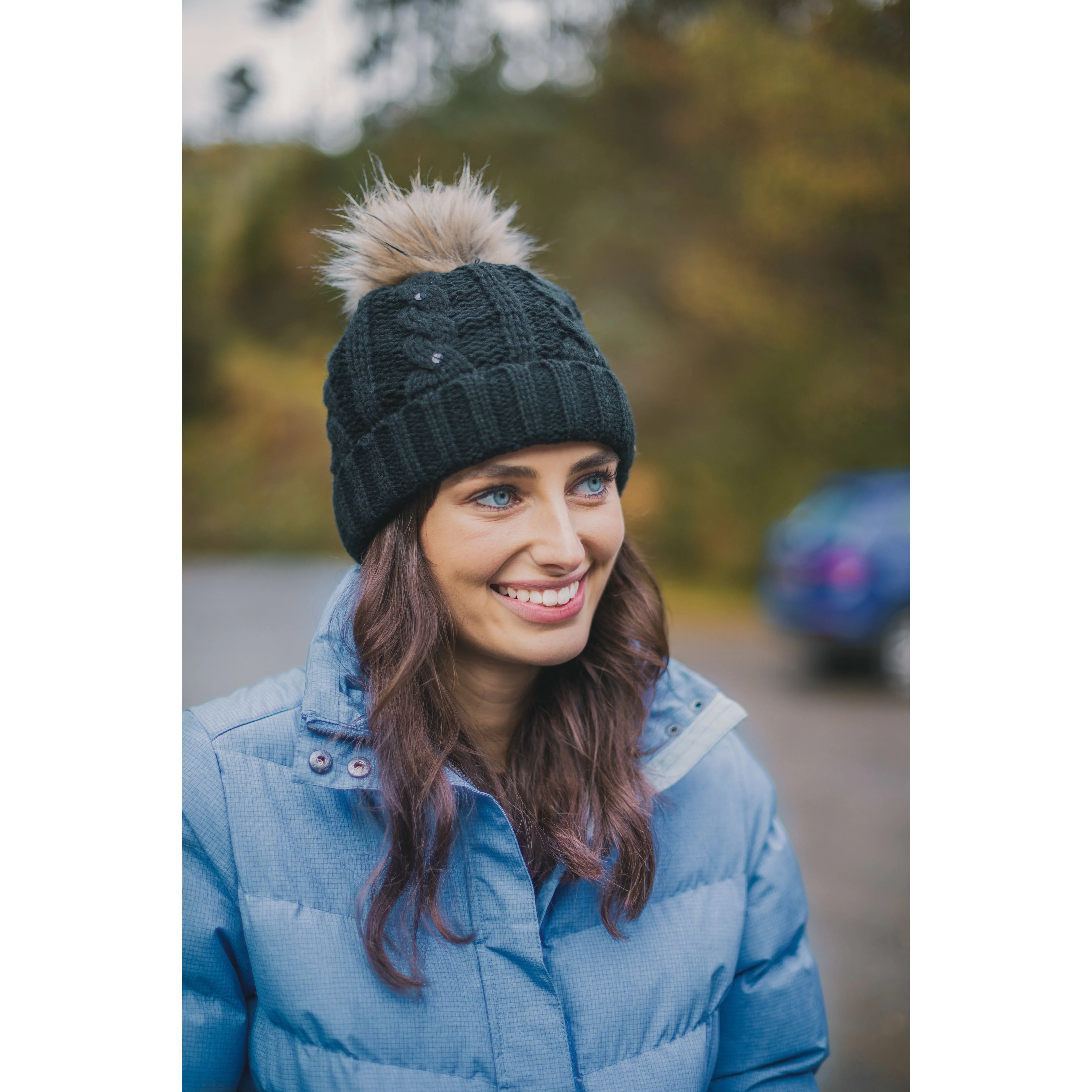LILLIA WOMEN'S KNITTED BOBBLE HAT - BLACK - Image 2