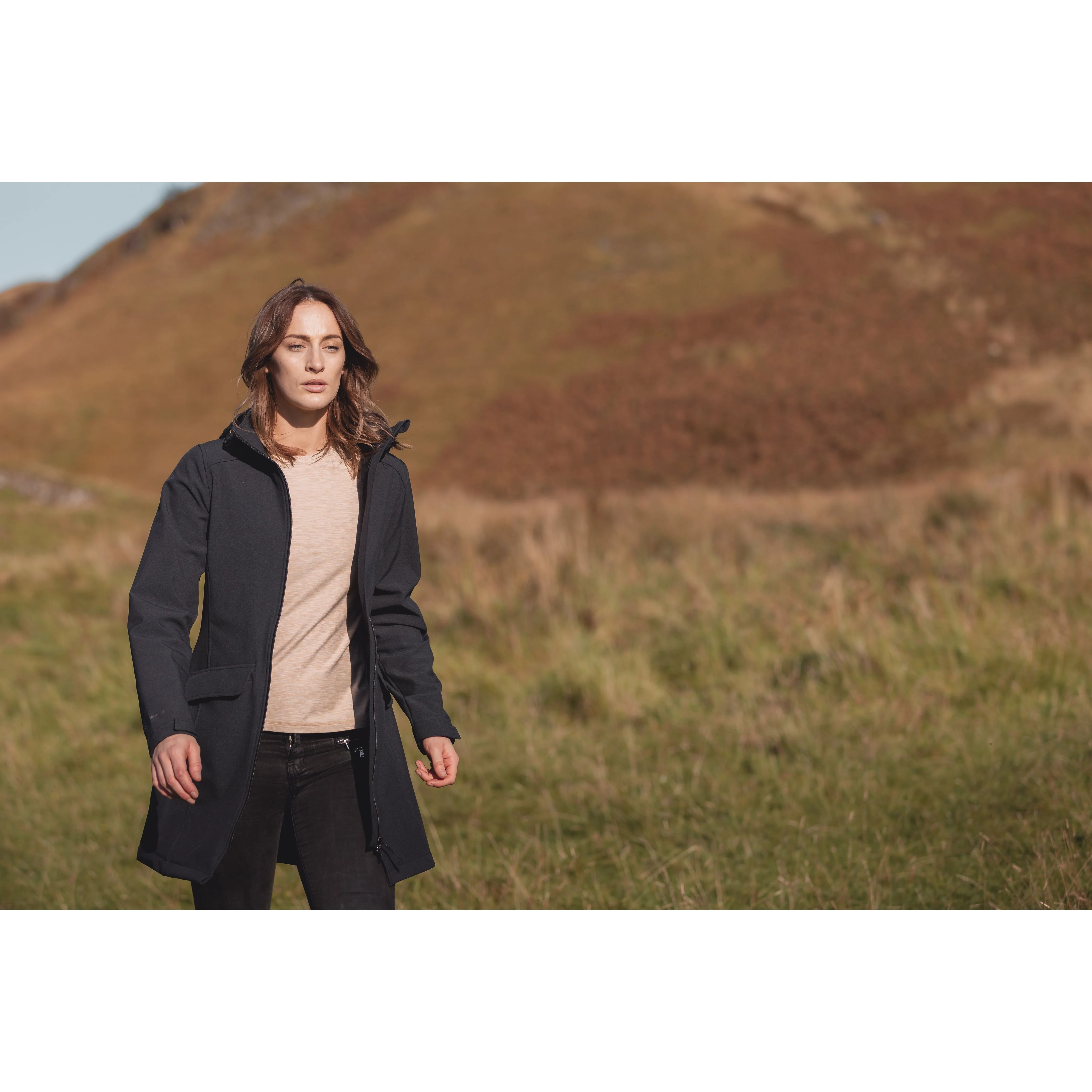 Maria Womens DLX Softshell Jacket in Black - Image 2