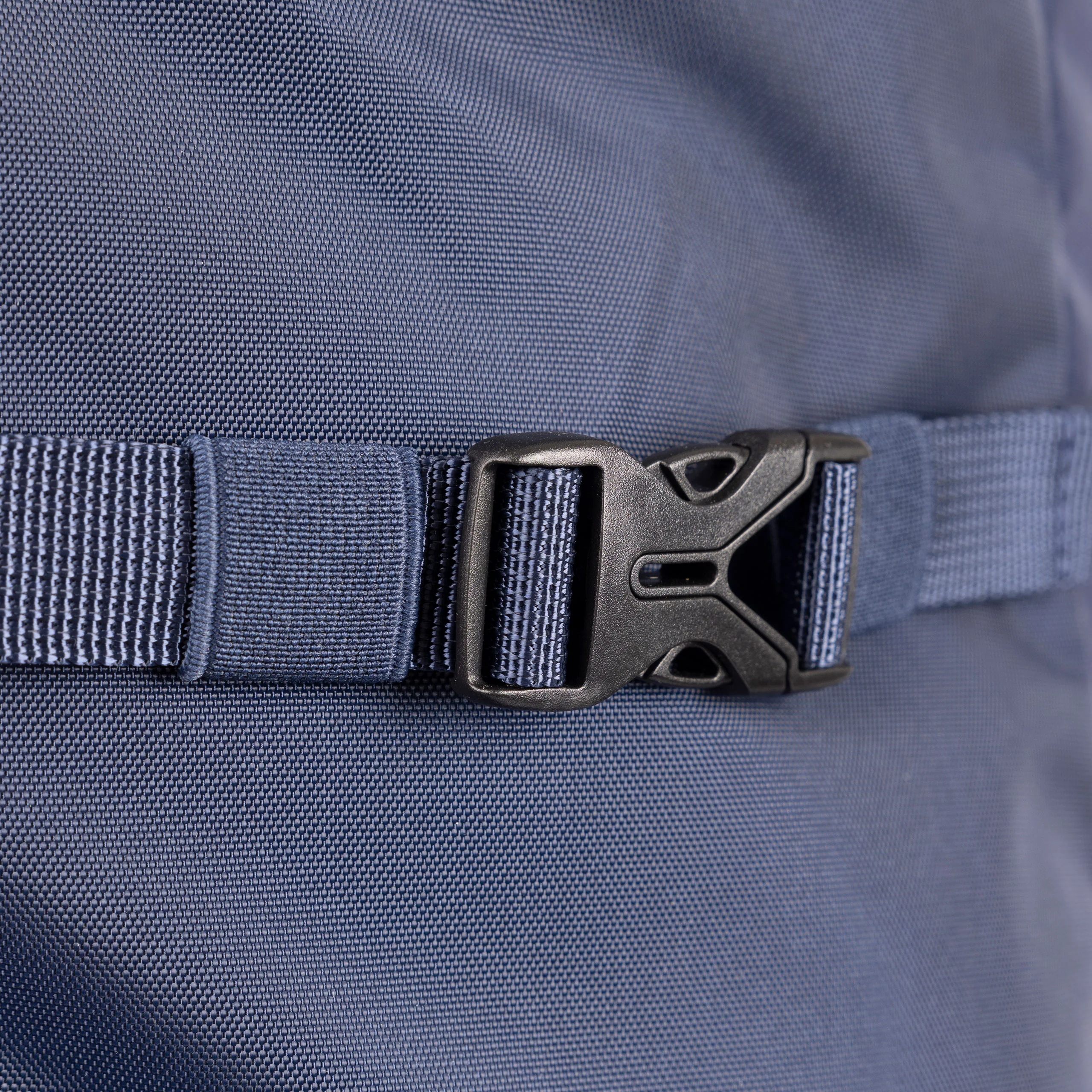 Oltava DLX 32 Litre Rucksack in Navy - Image 4