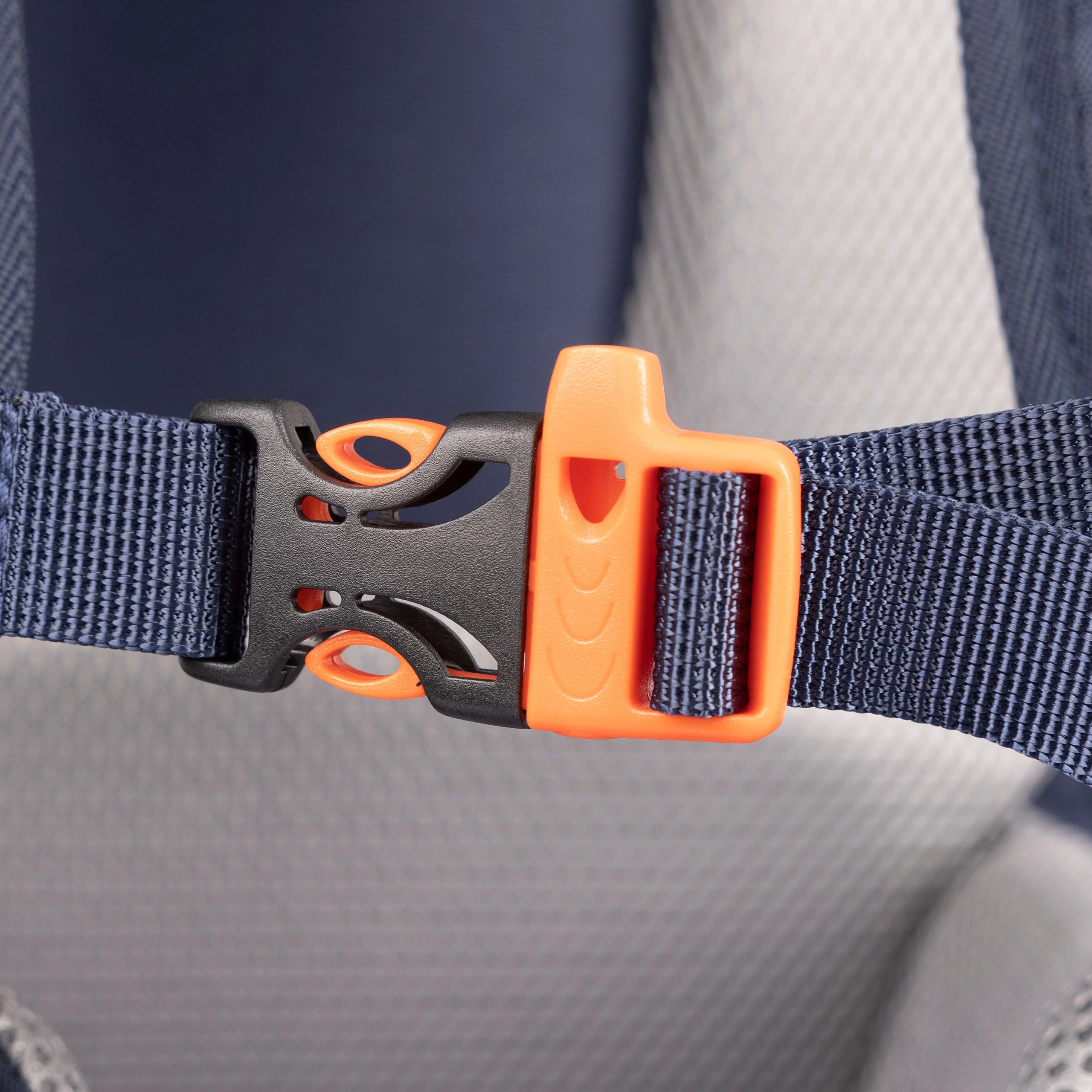 Oltava DLX 32 Litre Rucksack in Navy - Image 9