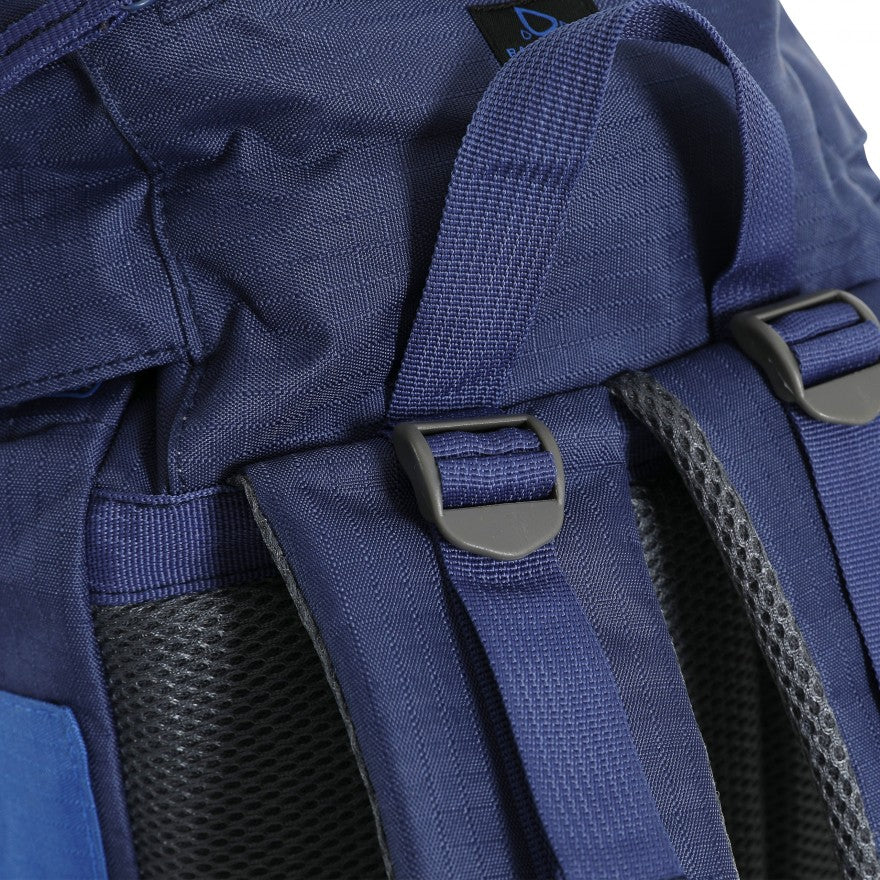 Trek 33 - 33 Litre Rucksack - Electric Blue - Image 5